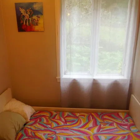 Stay.plus Budget Paradis Bergen
